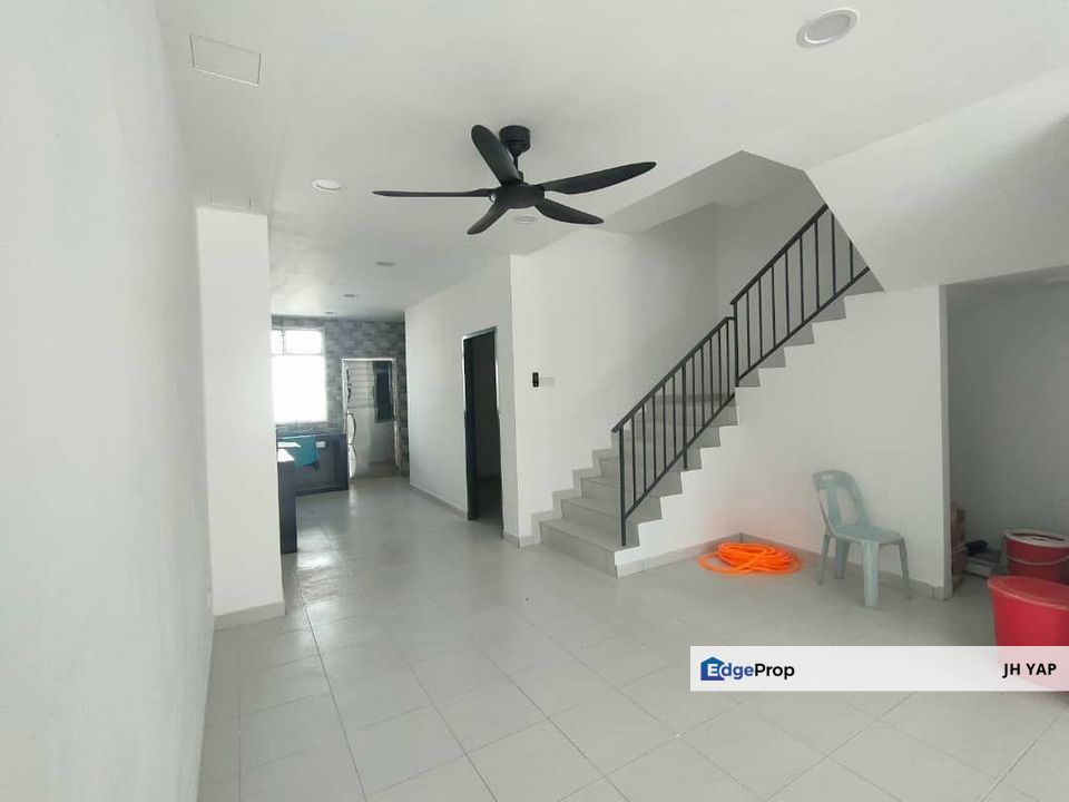 Taman Pulai Mutiara 2 For Rent / Rm1700 Only / 2.5 Storey, Johor, 