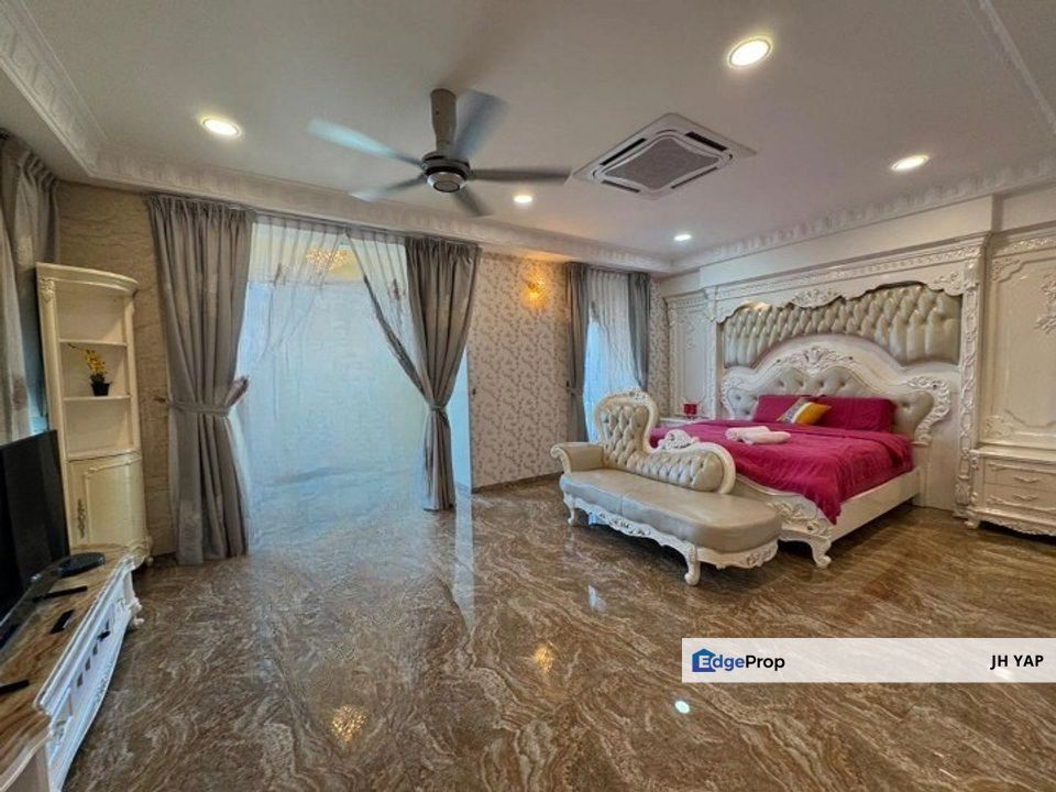 JB Johor Barhu Taman Melodies Rare Bungalow Unit / Good condition, Johor, Johor Bahru