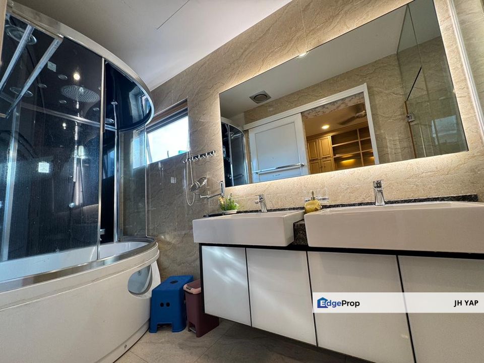 JB Johor Barhu Taman Melodies Rare Bungalow Unit / Good condition, Johor, Johor Bahru