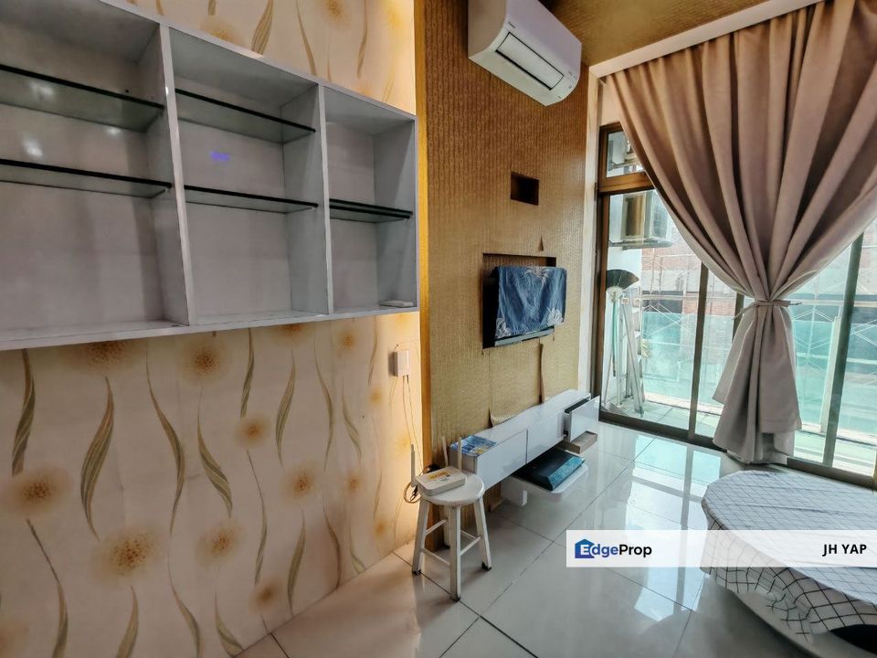 Mount Austin Palazio Fully Renovated Fully Furnished / Good For Couple, Johor, Johor Bahru