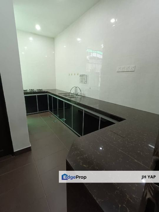 Taman Impian Emas 24x80 Big House Renovated Fully Furnished Rm2800, Johor, Skudai