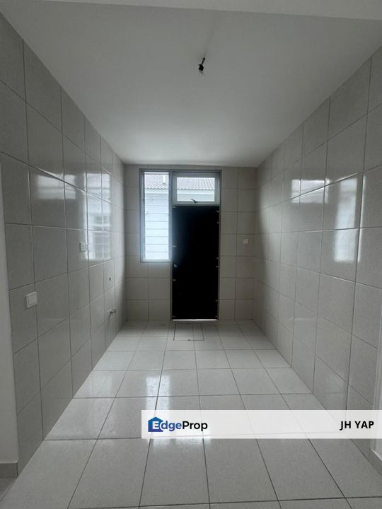 Bandar Putra Single Storey End Lot Rm580k Only, Johor, Kulai