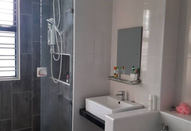 Bukit Indah Avenue 26 @ Villosa