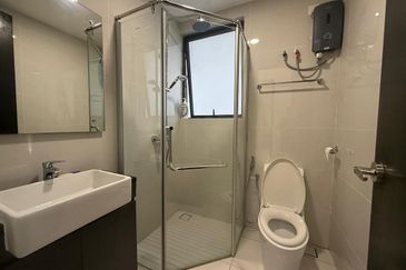 Baypoint @ Country Garden Danga Bay