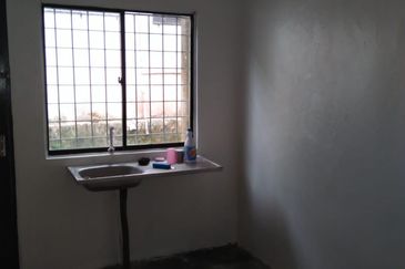 Kluang / Taman Intan / Low Cost / Double Storey / Best Deal / Rm130K Only /