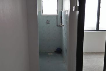 Kluang / Taman Intan / Low Cost / Double Storey / Best Deal / Rm130K Only /