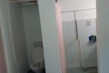 Kluang / Taman Intan / Low Cost / Double Storey / Best Deal / Rm130K Only /