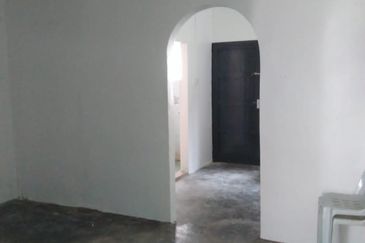 Kluang / Taman Intan / Low Cost / Double Storey / Best Deal / Rm130K Only /