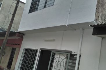 Kluang / Taman Intan / Low Cost / Double Storey / Best Deal / Rm130K Only /