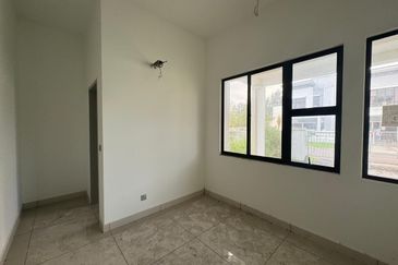 The Canal Garden South, Horizon Hills