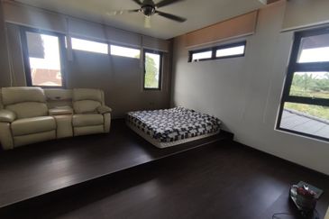 Taman Suria, Simpang Renggam