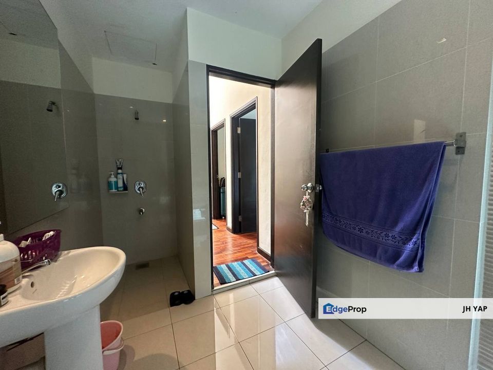Leisure Farm Bayou TownHouse Rm600K ONLY !!!!, Johor, Gelang Patah
