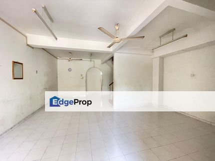 [FREEHOLD] 2.5 Storey House at Taman Dahlia Bukit Beruang, 1400 Sqft, Walking Distance to MMU , Melaka, Bukit Beruang