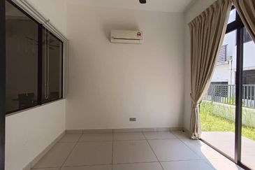 The Canal Garden South, Horizon Hills