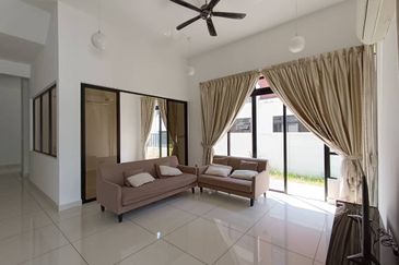 The Canal Garden South, Horizon Hills