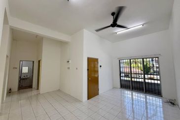 Summer Park Townhouse (Pangsapuri Alam Jaya), Bandar Baru Seri Alam