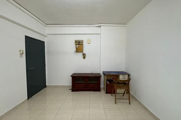 Bangunan Duta Impian (The Embassy Suites)