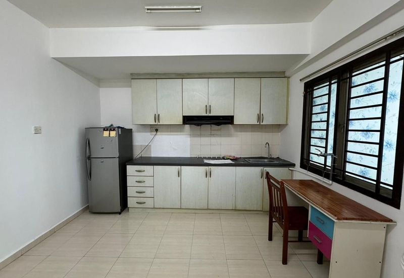 Bangunan Duta Impian (The Embassy Suites)