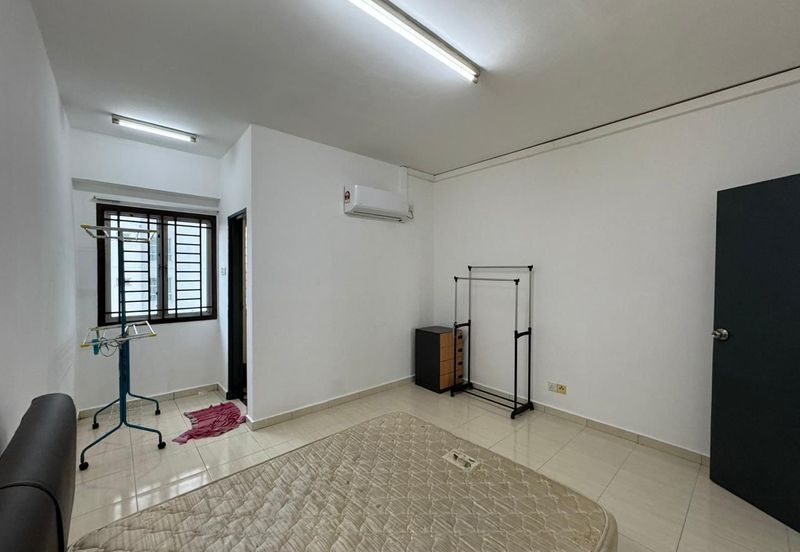 Bangunan Duta Impian (The Embassy Suites)