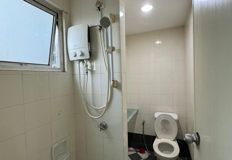 Bangunan Duta Impian (The Embassy Suites)