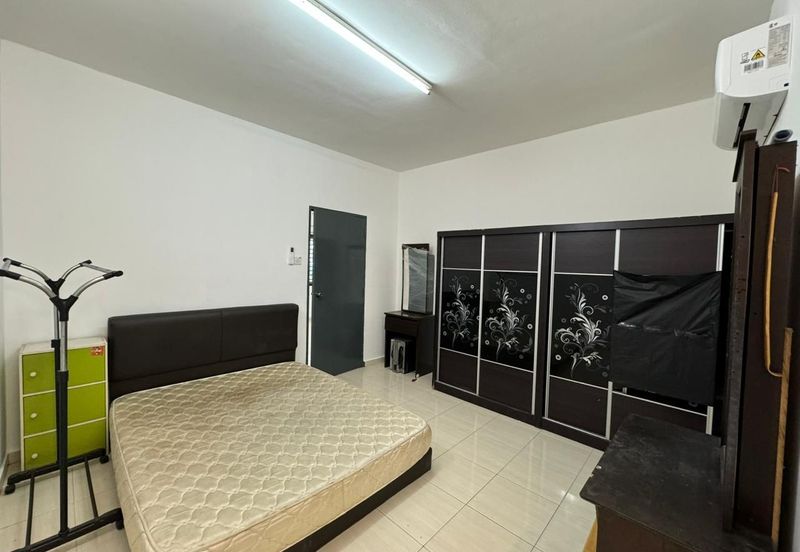 Bangunan Duta Impian (The Embassy Suites)