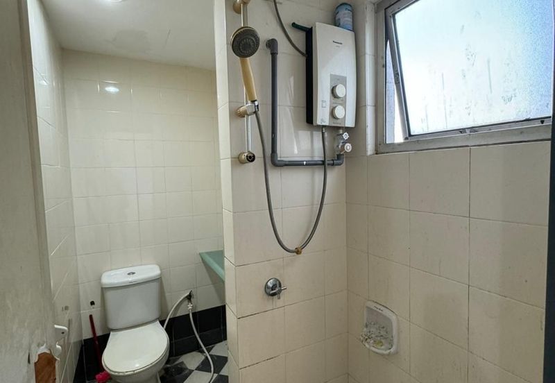 Bangunan Duta Impian (The Embassy Suites)