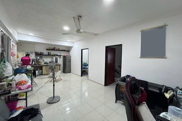 Bangunan Duta Impian (The Embassy Suites)