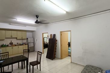 Bangunan Duta Impian (The Embassy Suites)