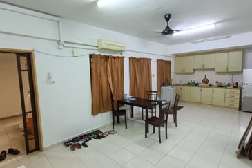 Bangunan Duta Impian (The Embassy Suites)