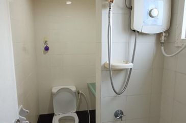 Bangunan Duta Impian (The Embassy Suites)