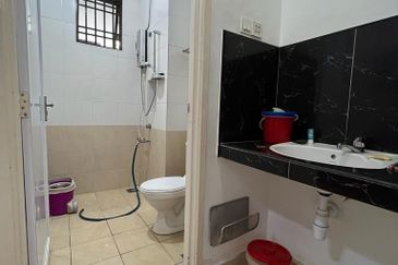 Jalan Austin Heights 1