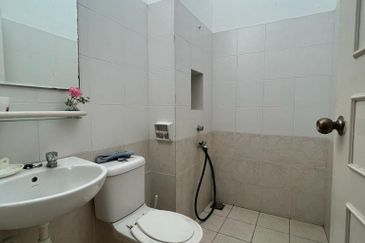 Jalan Austin Heights 1