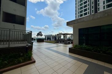 D'Summit Residences @ Kempas Utama