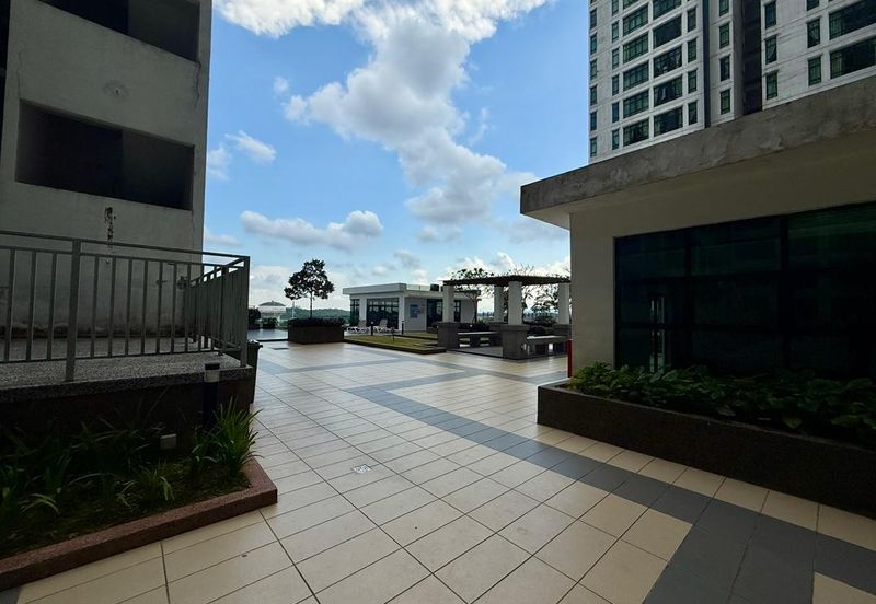 D'Summit Residences @ Kempas Utama