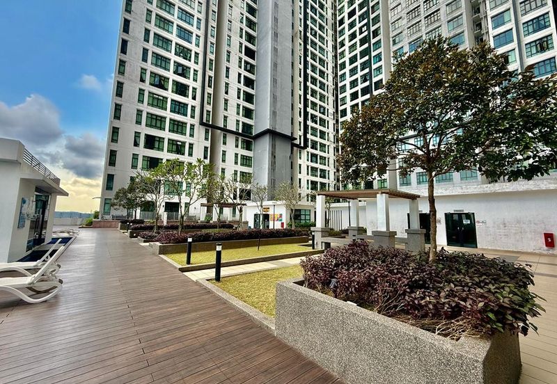 D'Summit Residences @ Kempas Utama