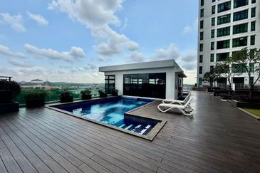 D'Summit Residences @ Kempas Utama