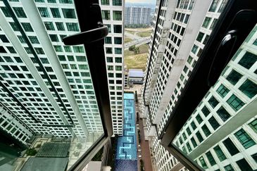 D'Summit Residences @ Kempas Utama