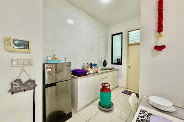 D'Summit Residences @ Kempas Utama