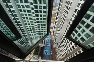 D'Summit Residences @ Kempas Utama