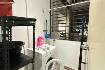 D'Summit Residences @ Kempas Utama