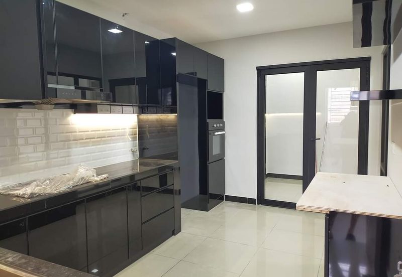 Dedaun Hijau (Greenfield Regency)