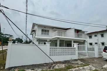 Double Storey Semi D Corner Taman Nong Chik 