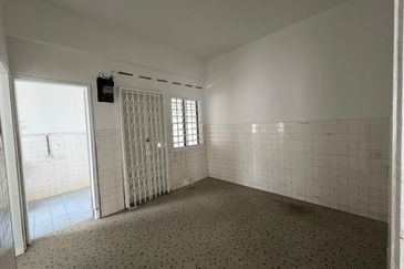 Double Storey Semi D Corner Taman Nong Chik 