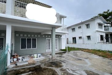 Double Storey Semi D Taman Nong Chik 