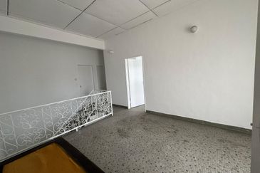 Double Storey Semi D Taman Nong Chik 