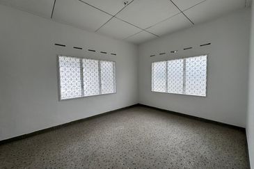 Double Storey Semi D Taman Nong Chik 