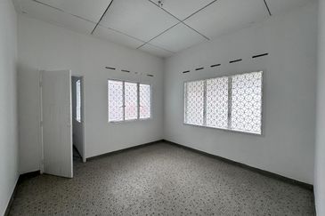 Double Storey Semi D Taman Nong Chik 