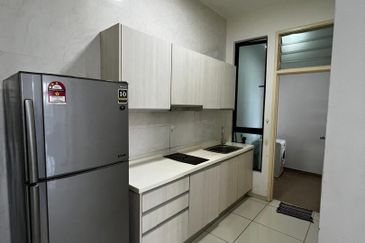 D'Summit Residences @ Kempas Utama