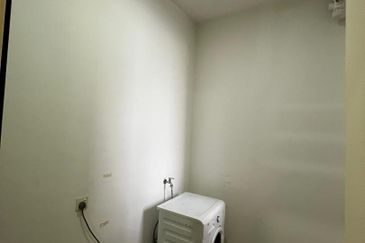 D'Summit Residences @ Kempas Utama