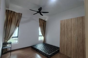 D'Summit Residences @ Kempas Utama